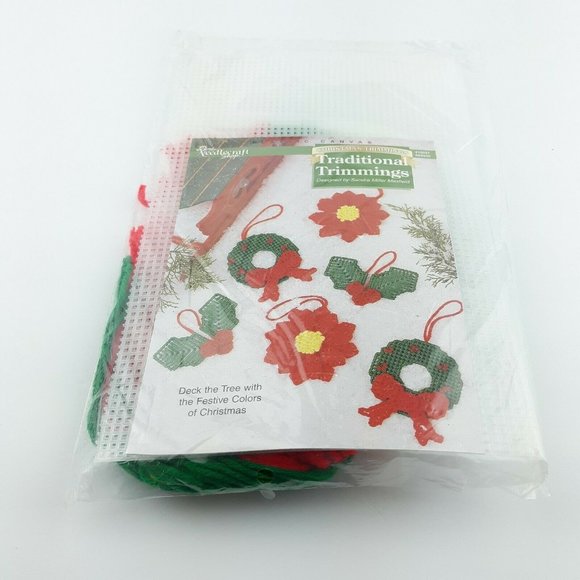 Needlecraft Shop Christmas Trimmings Traditional Trimmings Plastic Canvas - Picture 3 of 7
